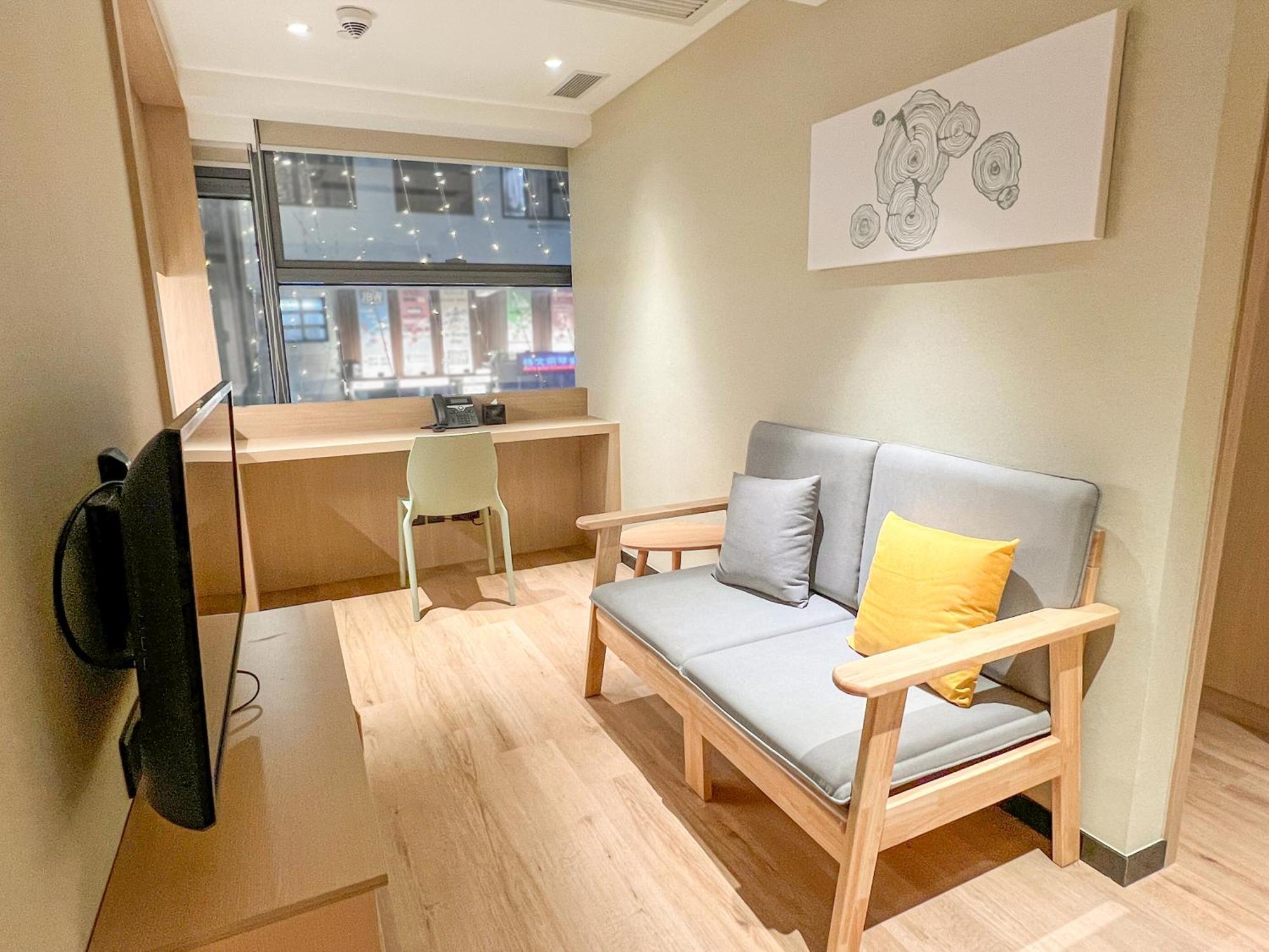 Отель Urbanwood Ap Lei Chau Гонконг Экстерьер фото